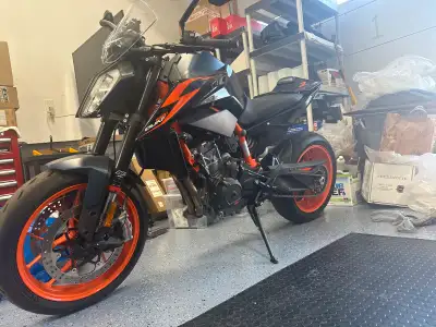 KTM 890 Duke R in immaculate condition low kilometers Suspension fully dialed in by KTM factory race...
