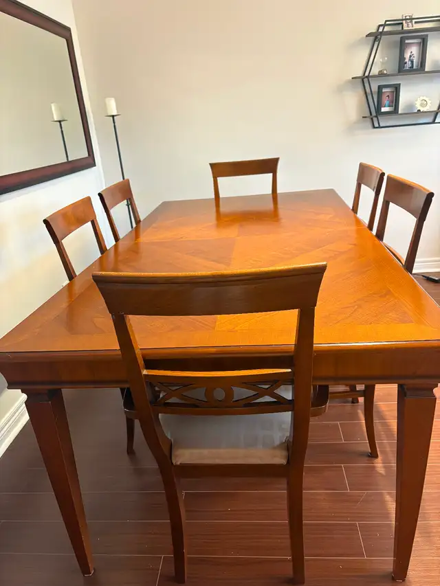 Italian dinning table and chairs with buffet cabinet in Dining Tables & Sets in Markham / York Region - Image 3
