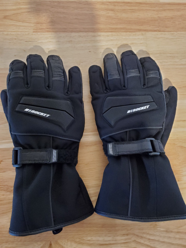 Excellent Condition Joe Rocket cool weather motorcycle gloves. in Motorcycle Parts & Accessories in Winnipeg