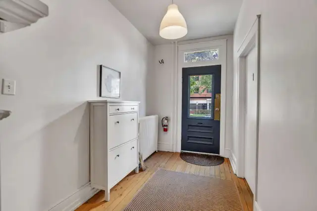 COZY 1-BEDROOM APARTMENT IN A VIBRANT NEIGHBORHOOD- Ottawa dt