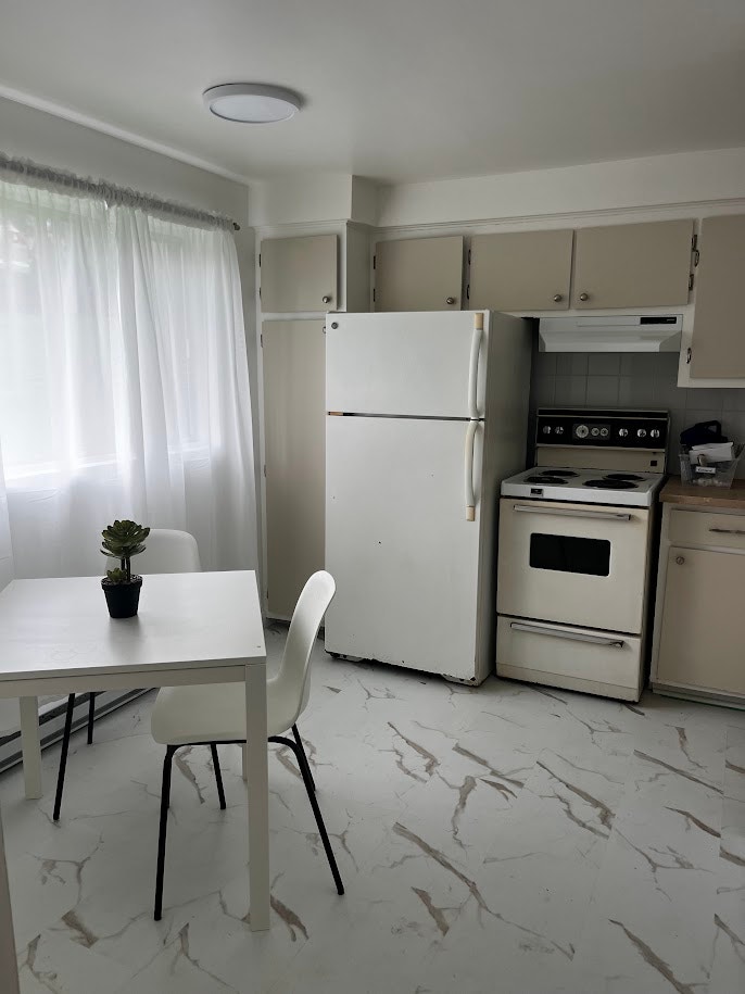 APPARTEMENT/ LOGEMENT À LOUER 2½ ST-JÉROME — photo 1