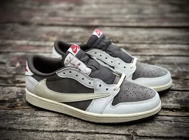 Jordan 1 Retro Low SP Travis Scott Reverse Mocha  in Men's Shoes in Mississauga / Peel Region - Image 3