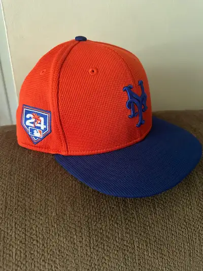 Selling my New York Mets 59fifty Spring Training Hat Men,s size 7 5/8 new first come first serve no...