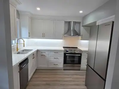 Newly renovated apartment by the water!