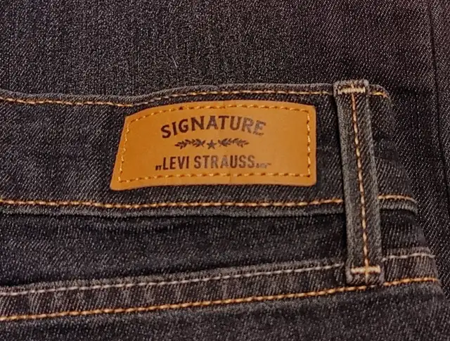 Levi's signature women's jeans in Women's - Bottoms in London - Image 6
