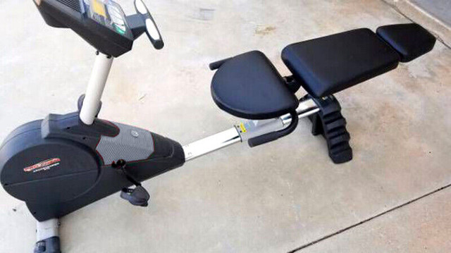 EXERCISE BIKE RECUMBENT FREESPIRIT CROSSTRAINER 55 FOR SALE !!! in Exercise Equipment in Oshawa / Durham Region - Image 2