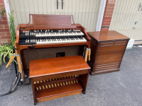 Hammond organ w Leslie 145