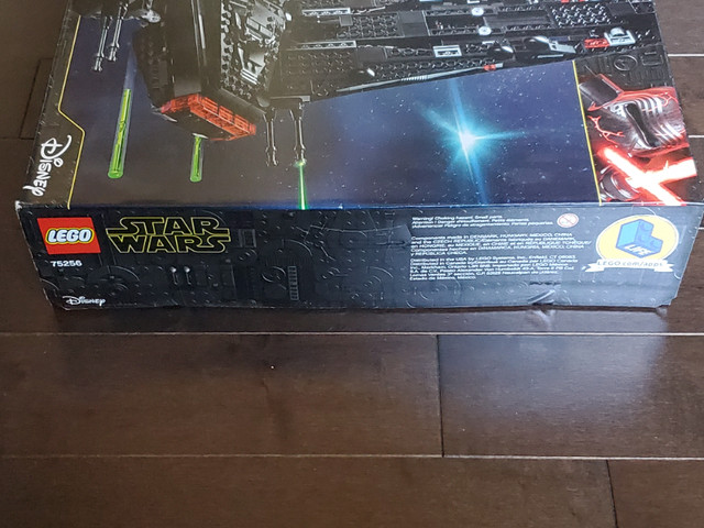 Star Wars Lego Kylo Ren's Shuttle #75256 1005pcs *retired* new dans Jouets et jeux  à Ouest de l’Île - Image 4