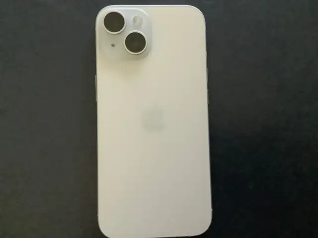 IPhone 15, 128 GB, Blue in Cell Phones in Ottawa - Image 3