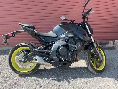 2023 cfmoto 650nk naked style sport bike for sale, almost brand new 3000 kms Very nice easy bike to...