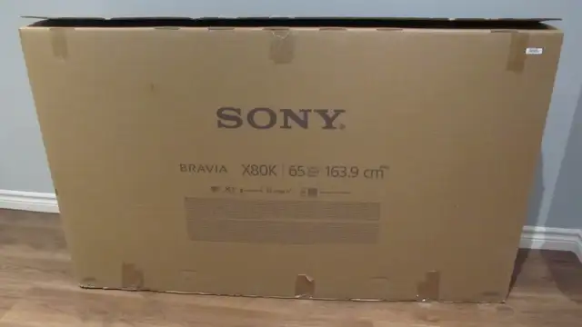 Sony 65X80K 4K UHD LED TV for sale. 65 inch Screen is cracked. in General Electronics in Markham / York Region - Image 3