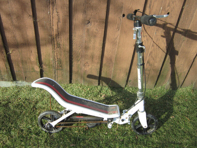 X580 Space Scooter in Kids in St. Albert - Image 2