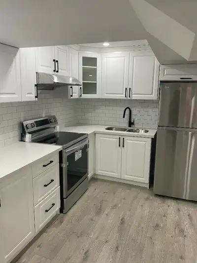 2 bedroom legal basement apartment available for rent November 1st Major intersection Mississauga ro...
