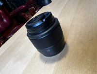 Panasonic 25m F1.7 - camera lens