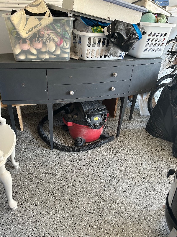 Hutch / Side Table Needs Work 100.00 Other Tables Markham