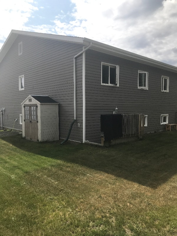 Takhini North 3 Bed, 2 Bath Duplex Sept. 1 Available Long Term
