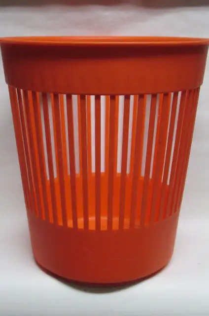 PLANT CONTAINER  FLOWER POT  HOLDER HARD PLASTIC made in CANADA