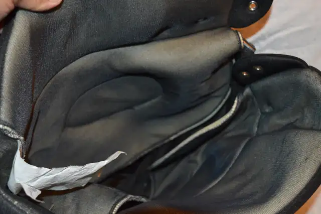 Cooper Youth/Adult Hockey Pants - Size 30 in Hockey in Winnipeg - Image 6