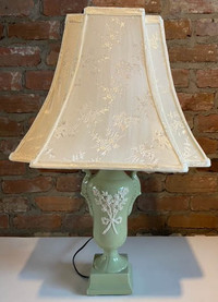 LAMP SHADE WITH BEAUTIFUL VINTAGE TABLE LAMP.