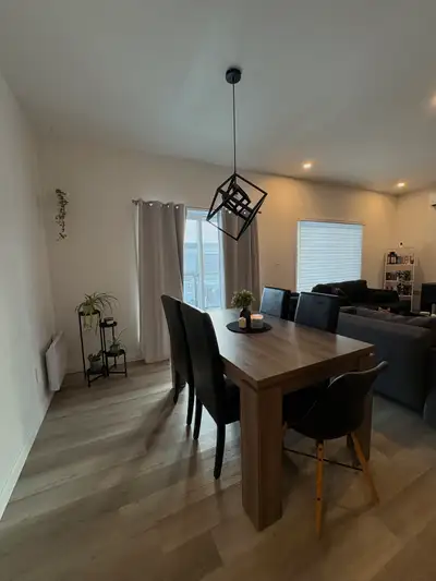 CESSION DE BAIL Grand appartement 4 1/2 à louer pour le mois de mars et premier mois GRATUIT✨ Possib...