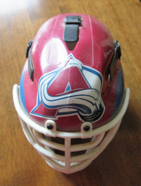 Vintage Colorado Avalanche Riddell-Replica Goalie Mask