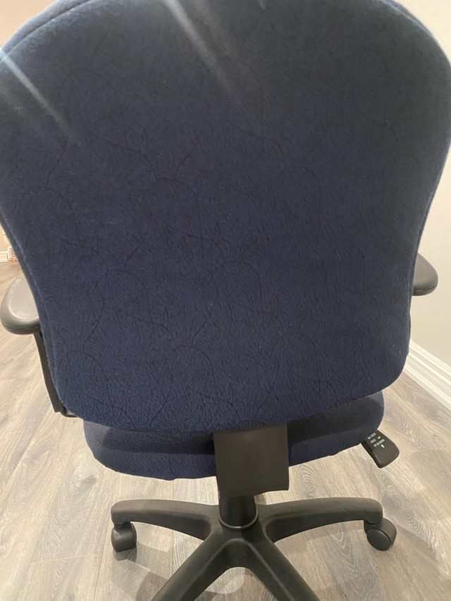 Steelcase Blue Fabric Rolling Office chair  in Chairs & Recliners in Markham / York Region - Image 4