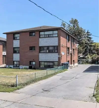 419 Pharmacy Ave, Scarborough 2 Bedroom, 1 Bathroom Renovated, Quiet Building $2,500/mo Hydro is Ext...