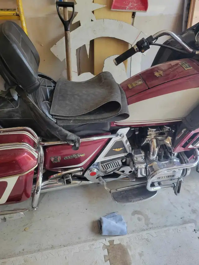 1982 honda goldwing in Touring in St. Catharines - Image 7