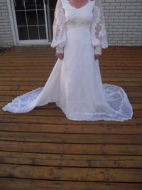Wedding Dress  Ritche of Canada Couture Original  Size 6-8