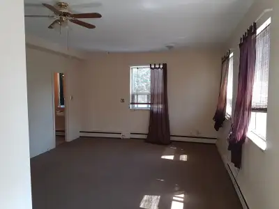Stoney Creek One bedroom