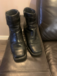 Women’s leather Carmino boots size 38 fits true to 
