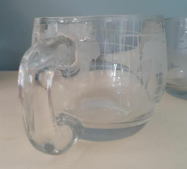 Pair of Vintage Nestle Clear World Map Globe Etched Glass mugs in Arts & Collectibles in Markham / York Region - Image 3