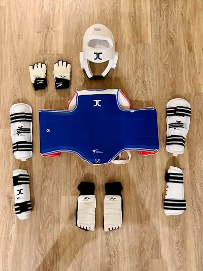 Like-New Complete Taekwondo Sparring Gear Set with Bag, View more
