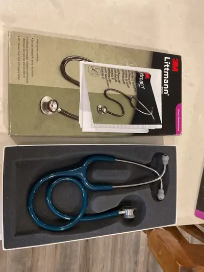 This 3M Littmann Classic II Neonatal Stethoscope is in new condition, complete with its original box...