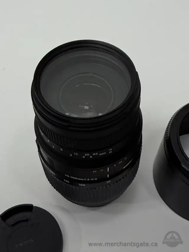 Sigma 70-300mm f4-5.6 DG Telephoto Zoom Lens in Cameras & Camcorders in Brockville - Image 3
