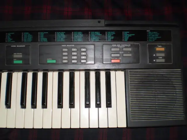 Electronic Yamaha Keyboard, with Bench, Stand  and Pedal in Pianos & Keyboards in City of Toronto - Image 2
