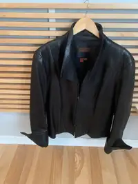  Danier - Blacks’ leather jacket