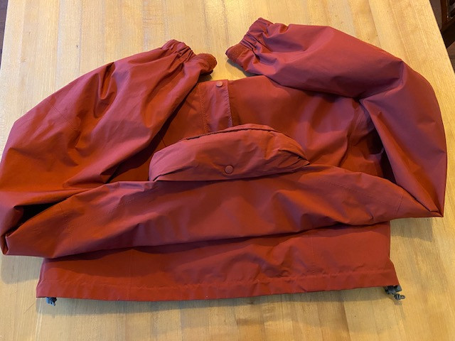 MEC (Mountain Equipment Co-op) 3/4 length Gortex Jacket - M in Other in Mississauga / Peel Region - Image 2