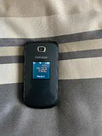 Samsung Oyster SGH-C414Y flip phone