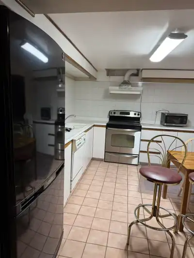 Spacious 2-Bedroom Basement Apartment for Lease Welcome to this spacious and inviting 2-bedroom base...