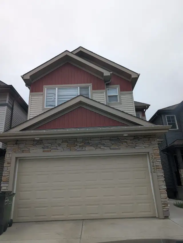 Spacious 3-Bedroom Home with School & Shopping nearby