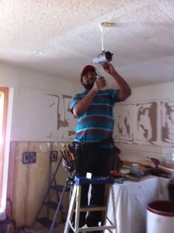 Expert Licensed Electrician 7 days available fair price63436968964227124