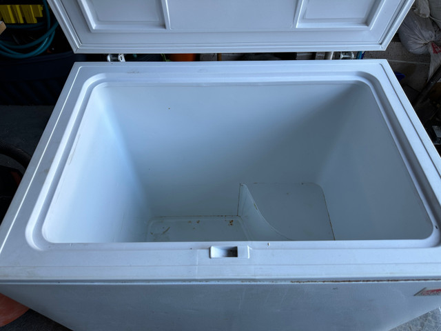 Apartment Size Freezer in Freezers in Calgary - Image 3
