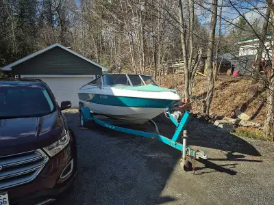 1996 Starcraft 17' bowrider with 130hp mercruiser 3.0l lx. Boat in good condition and comes with cus...