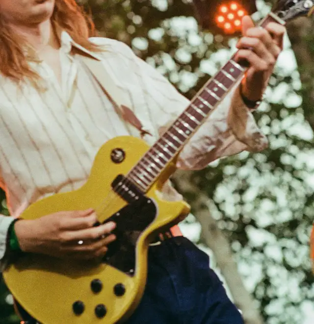 Epiphone Les Paul Special  in Guitars in City of Toronto - Image 9