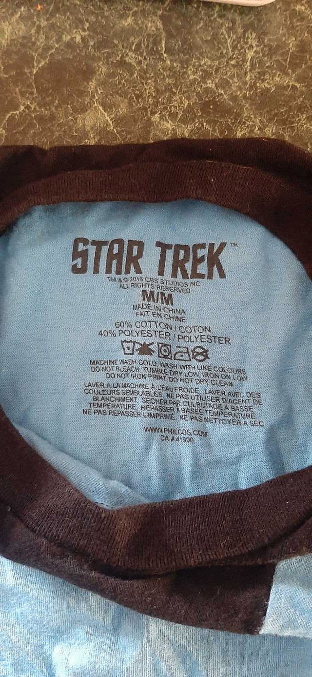 Medium Star Trek shirt in Costumes in Trenton - Image 3