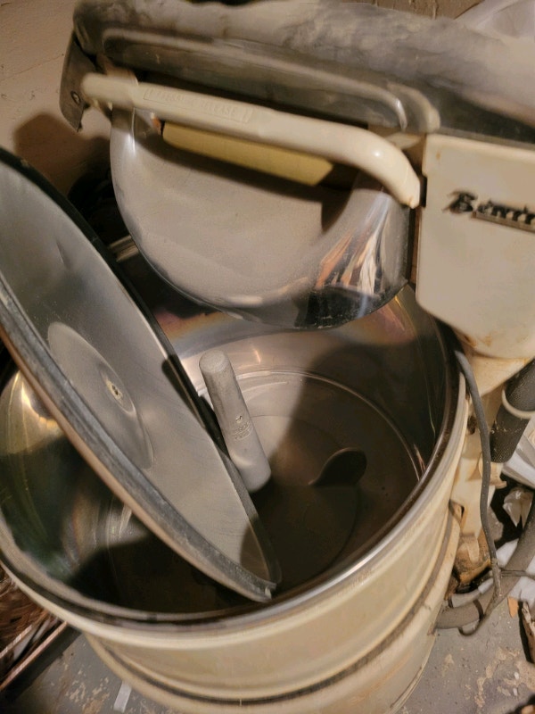 Vintage Beatty washing machine with ringer (1950s) antique Washers