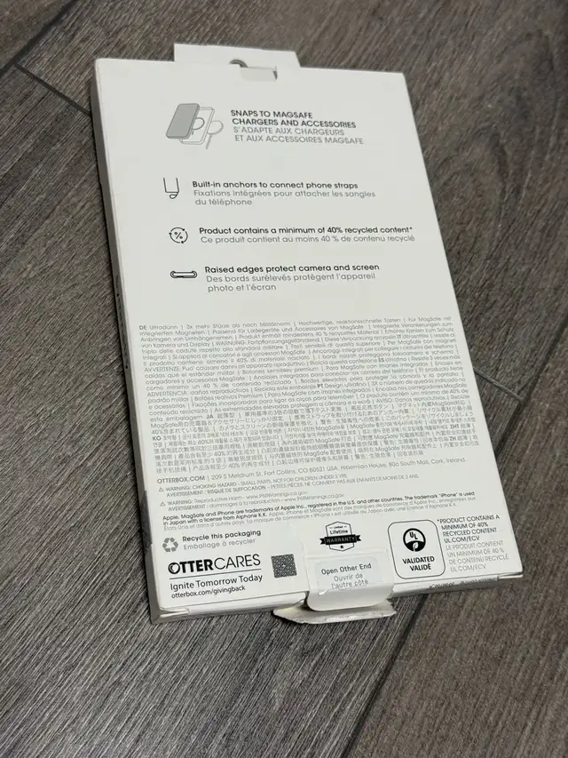 IPhone 16 Pro Otterbox Symmetry Case in Cell Phone Accessories in Mississauga / Peel Region - Image 3