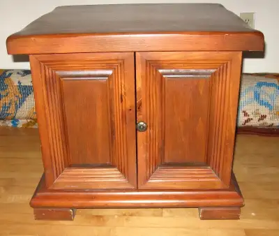 PETIT MEUBLE D APPOINT BOIS MASSIF AVEC ESPACE de RANGEMENT, View more