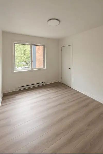 Hochelaga-Maisonneuve Disponible dès le 1er juin ou 1er juillet 2026 (cession de bail). Chambre priv...